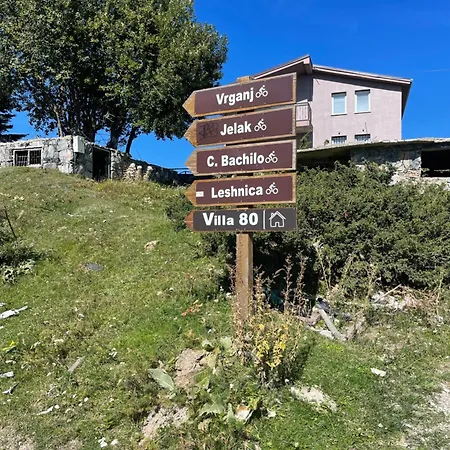 80 Kodra E Diellit Hébergement de vacances *
